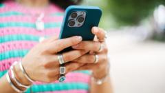 Es Reikalauja Kad Meta Leist Konkurentams Naudoti Ai Pokalbi Robotus Whatsapp Platformoje