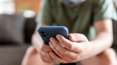 Es Reikalauja Kad Tiktok Keist Priklausomyb Sukeliant Dizain Grasina Didelmis Baudomis