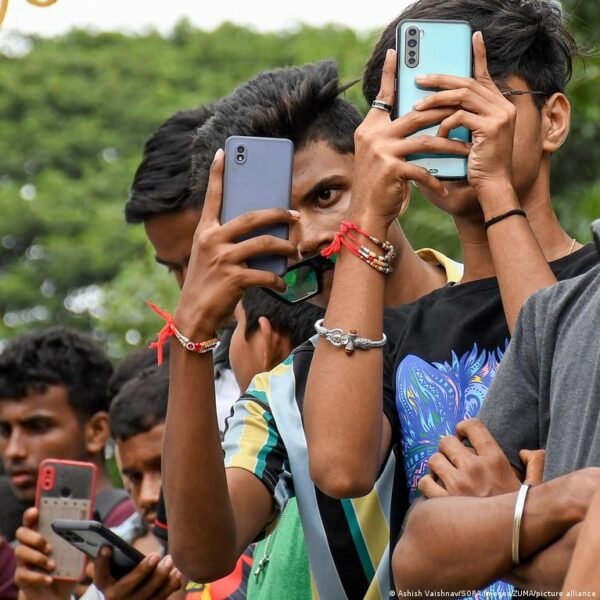Indija Svarsto Socialini Tinkl Draudim Vaikams Iki 16 Met
