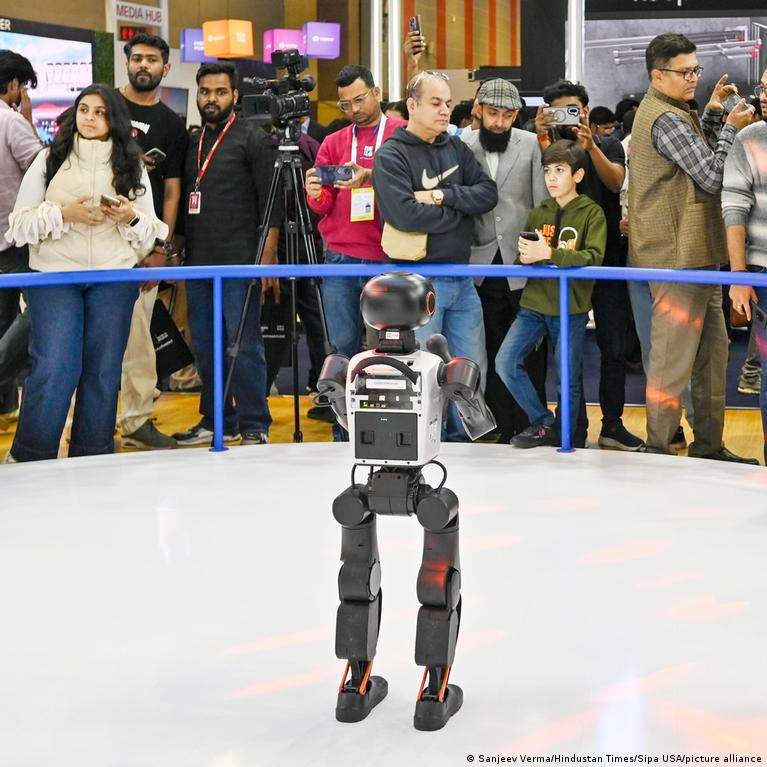 Indijoje Vykstaniame Ai Virni Susitikime Brazilijos Prezidentas Ir Jav Technologij Milinai Pristato Planus