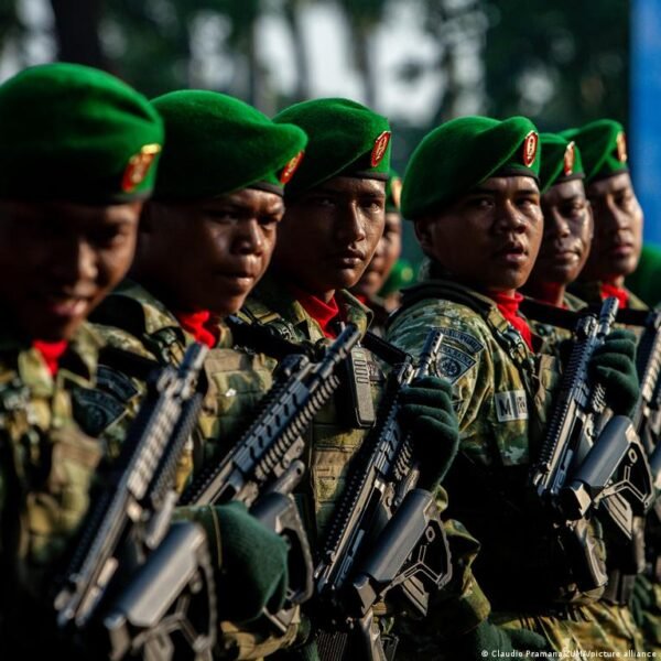 Indonezija Planuoja Sisti Tkstanius Kari Gaz Politin Rizika Ir Prieastys