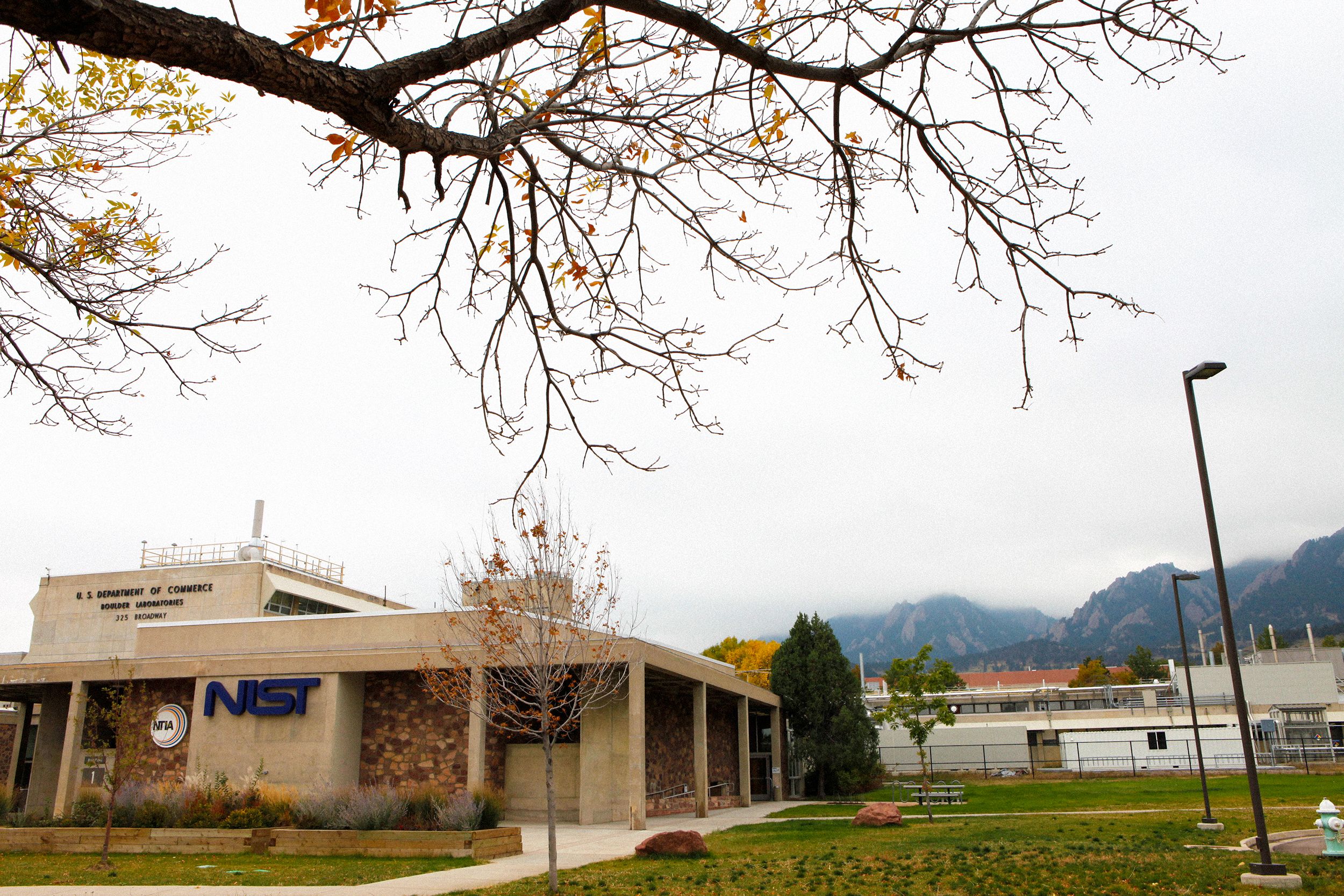 Jav Tyrim Laboratorija Kaltinama Usienio Mokslinink Istmimu