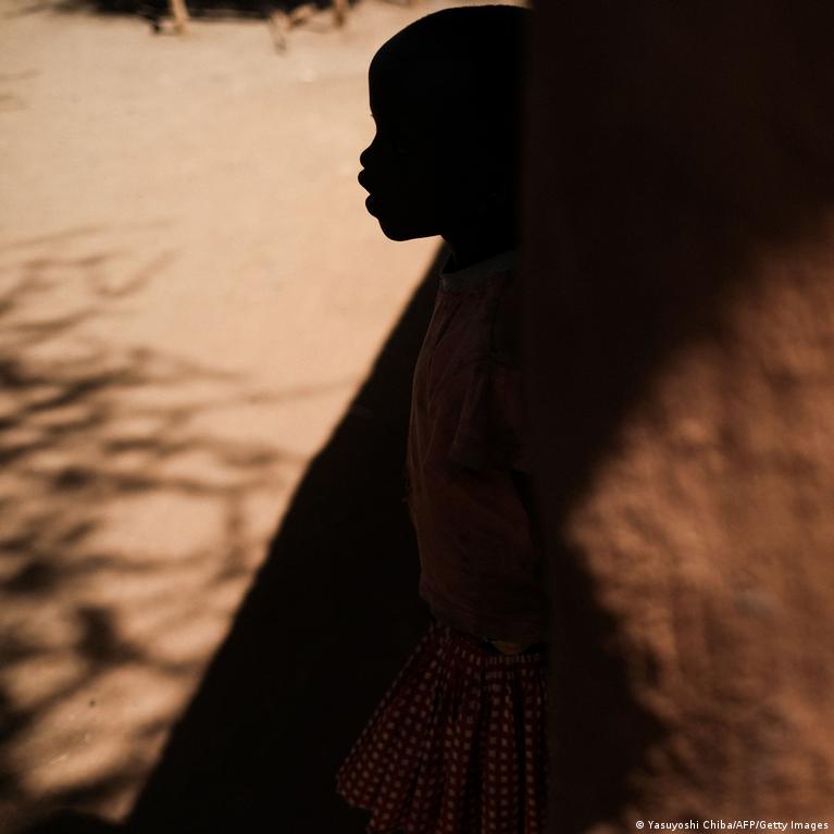 Jt 2026 Metais Genitalij Alojimo Rizika Gresia 45 Milijonui Mergaii