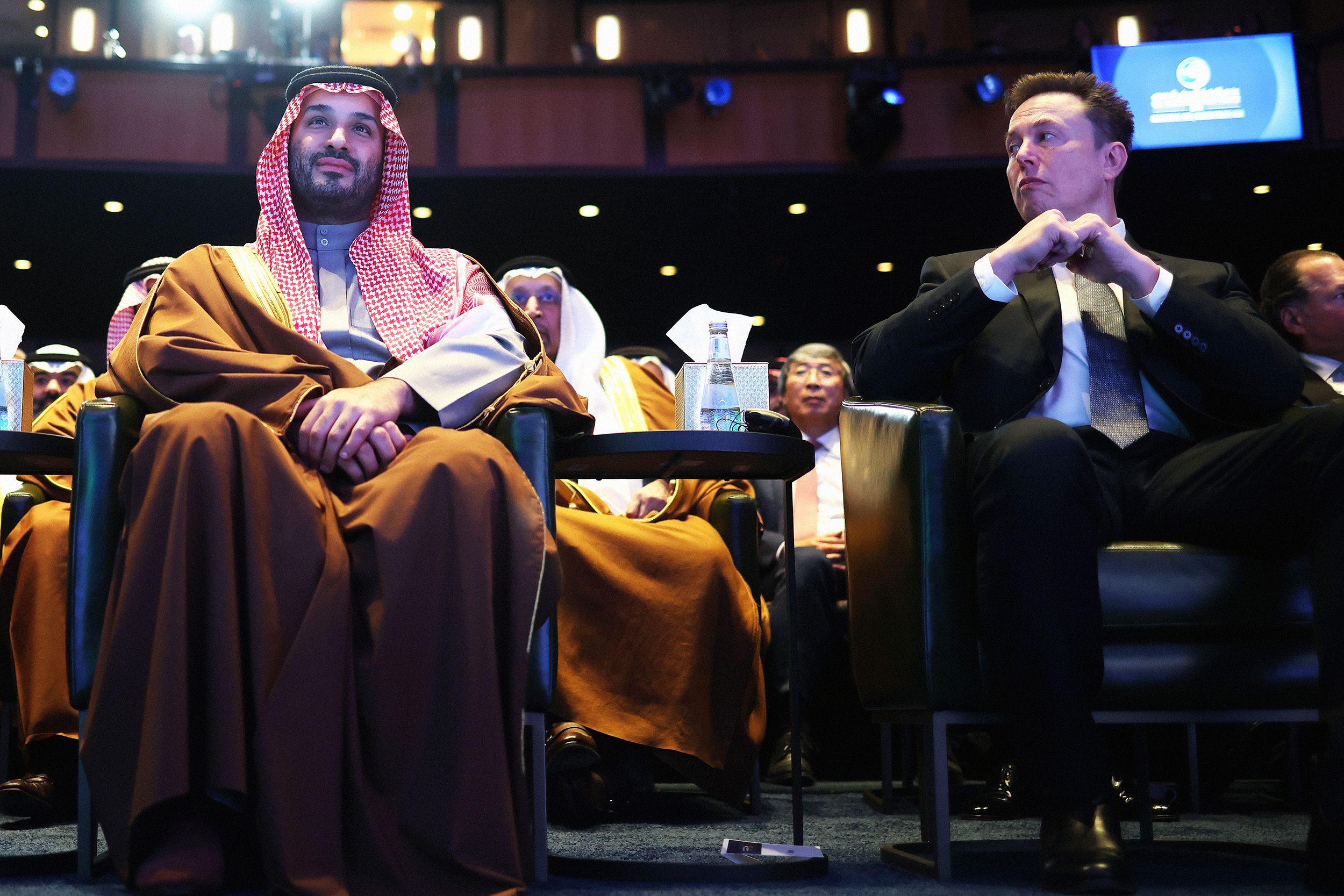 Jeffrey Epstein Patar Elono Musko Partneriui Dl Tesla Privatizavimo