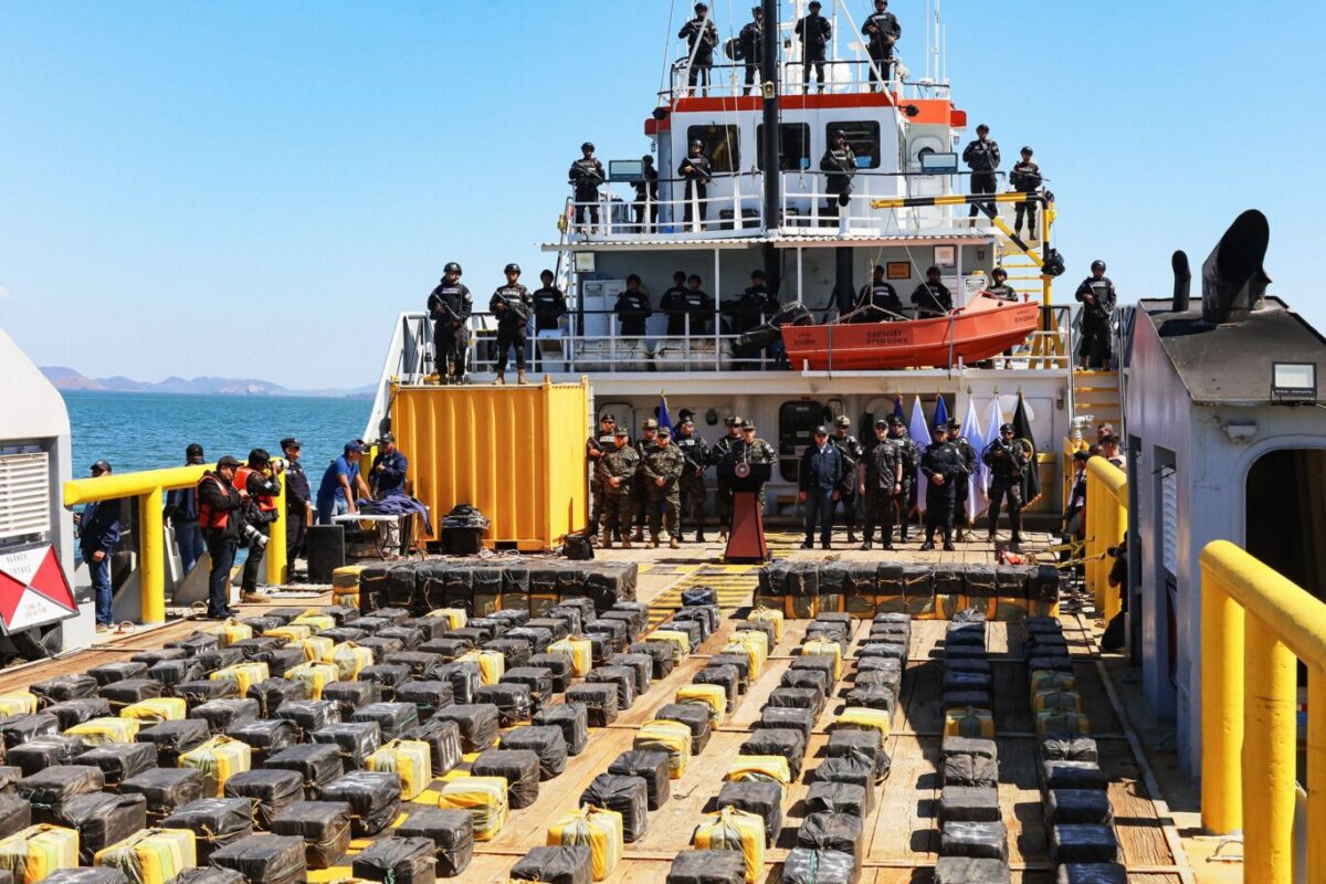 Meksikos Karinis Laivynas Sulaik Narco Povandenin Laiv Su 4 Tonomis Kokaino