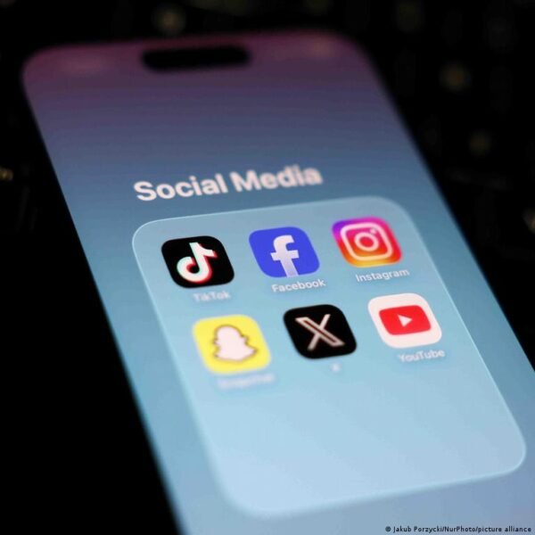 Meta Ir Youtube Jav Teisme Dl Vaik Priklausomybs Nuo Socialini Tinkl