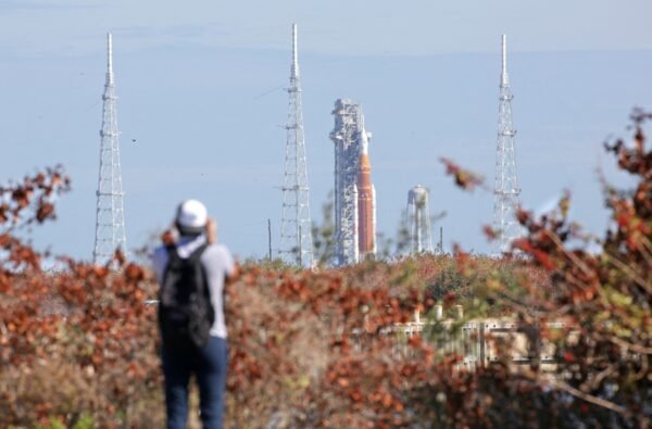NASA dar kartą atideda Artemis II misiją dėl SLS raketos gedimo