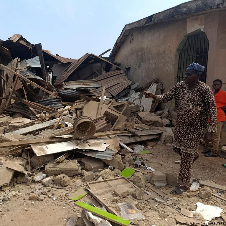 Nigerijoje Ekstremistai Upuol Kaimus Ir Nuud Daugiau Nei 160 Moni