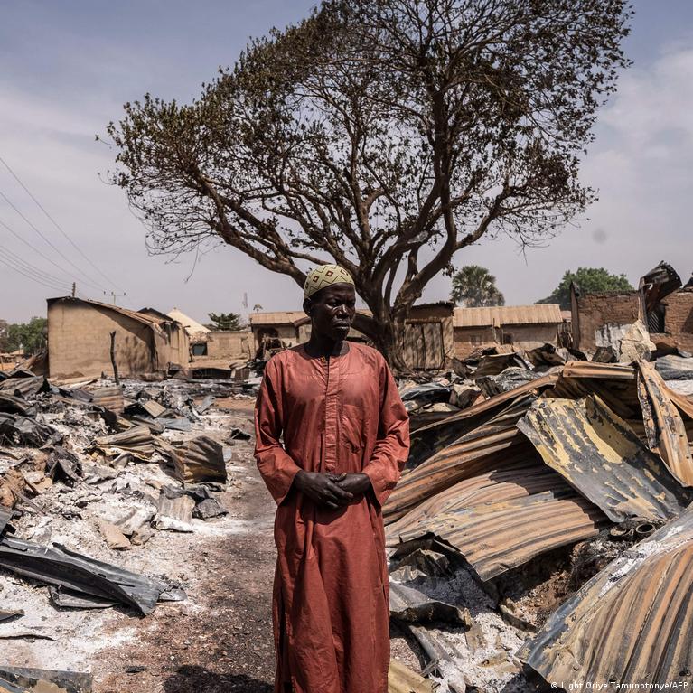 Nigerijoje Ginkluoti Upuolikai Atakavo Tris Kaimus Uvo Deimtys Moni