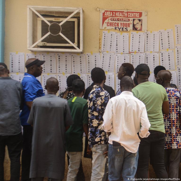 Nigerijos įstatymų leidėjai patvirtino tiesioginius rinkimų rezultatų skelbimus internete