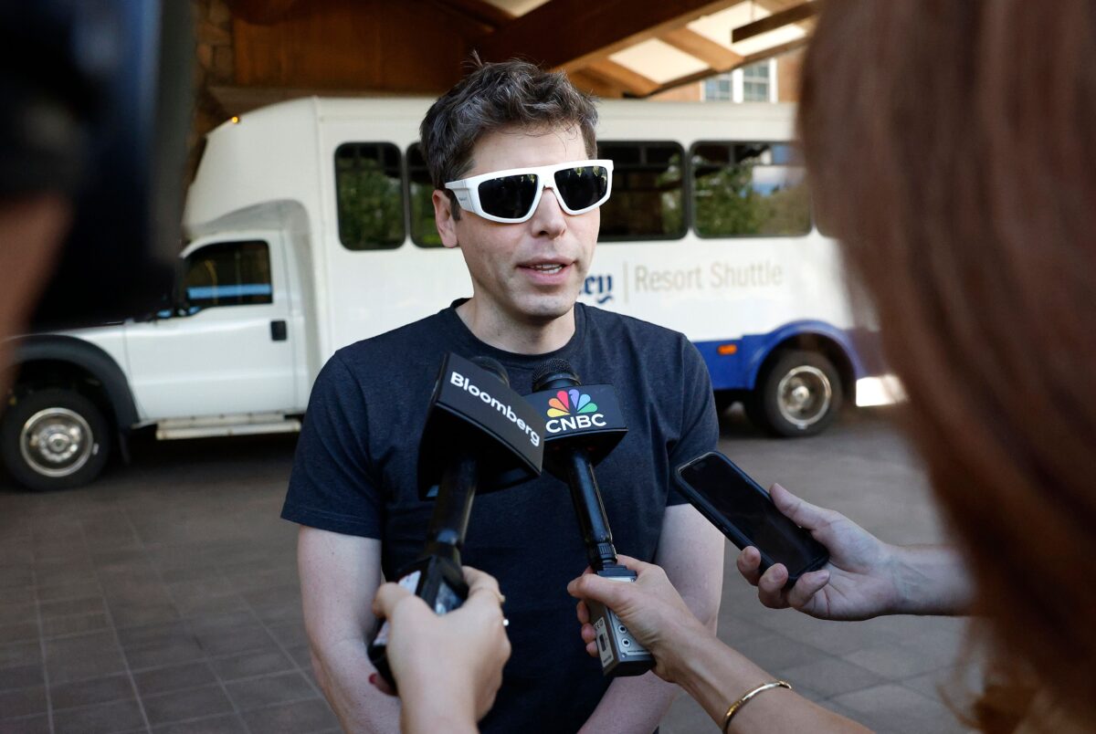 OpenAI atsisako „io“ prekės ženklo savo AI įrangai