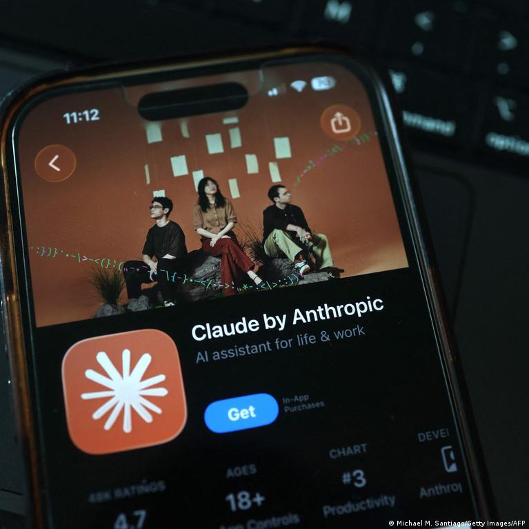 Pentagonas duoda ultimatumą Anthropic dėl AI naudojimo kariuomenėje