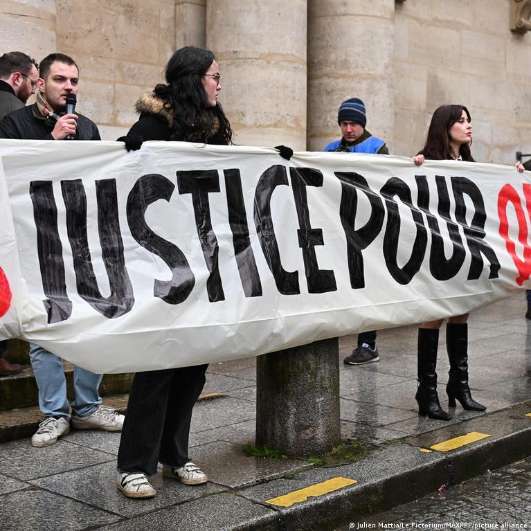 Pranczijoje Suimti Devyni Asmenys Dl Deiniojo Aktyvisto Mirties