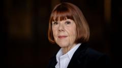 Pranczijos Didiausio Iprievartavimo Teismo Centre Esanti Moteris Kalba Apie Idavyst Ir Gijim