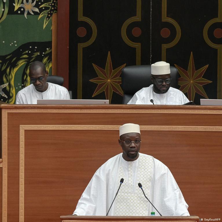 Senegalo Premjeras Silo Padvigubinti Bausmes U Tos Paios Lyties Santykius
