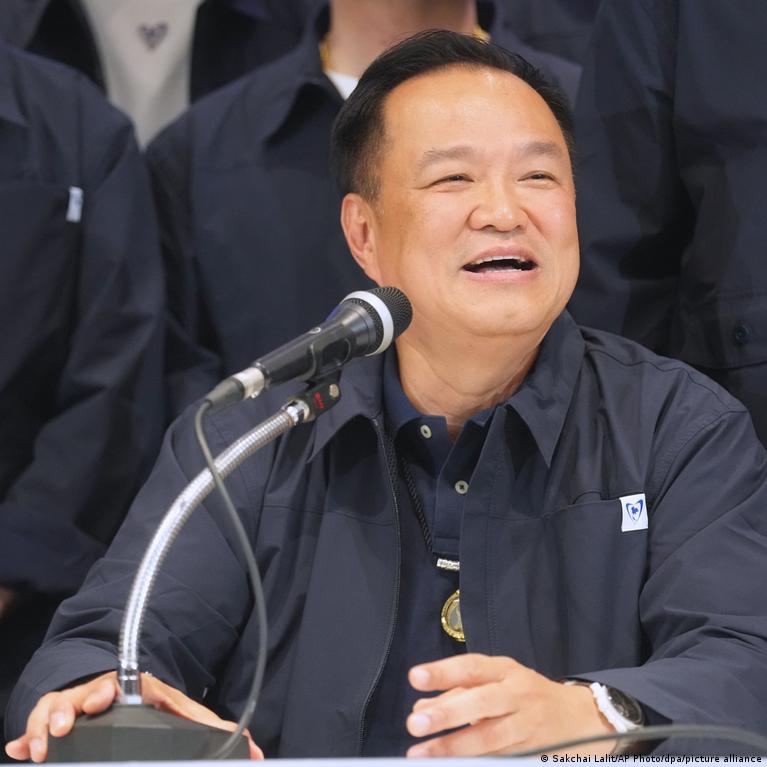 Tailande Pm Anutino Partija Laimjo Rinkimus Kas Laukia Toliau