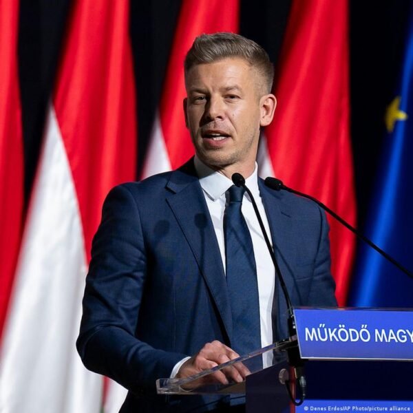 Vengrijoje Prasidjo Prie Orban Nukreipta Rinkim Kampanija