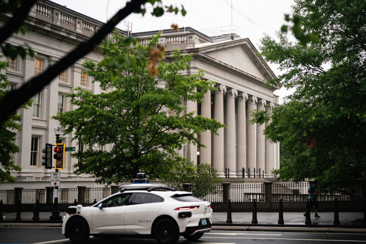 Waymo ragina Vašingtono gyventojus daryti spaudimą dėl robotaksų įvedimo