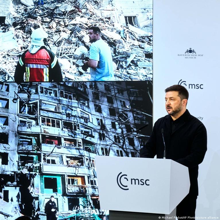 Zelenskis Miuncheno Saugumo Konferencijoje Putinas Yra Karo Vergas