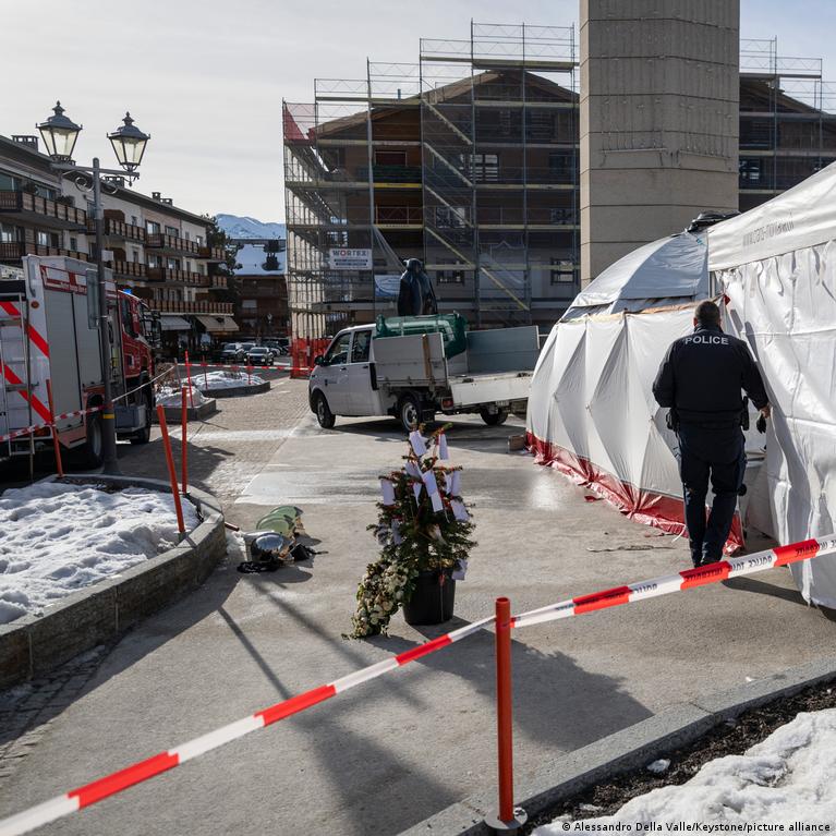 Veicarijoje Gaisro Auk Memorialas Usiliepsnojo