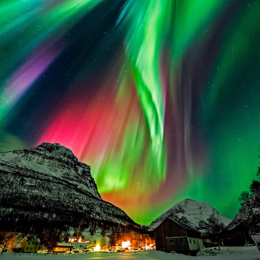 10590 Įspūdingas Poliarinis žiburys Nušvietė Norvegijos Dangų