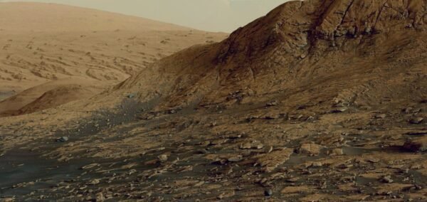10600 Marso Paviršius Užfiksuotas Marso Roverio Curiosity