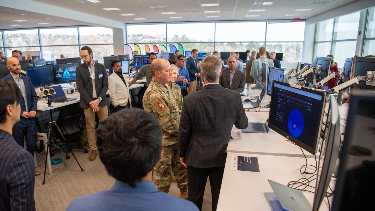 11038 Jav Kosminės Pajėgos Pasitelkia Komercinius Duomenis Ir Dirb