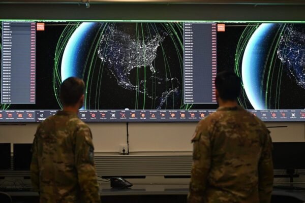 11046 Jav Kosmoso Pajėgų Modernizacijos Planus Stabdo Darbuotojų T