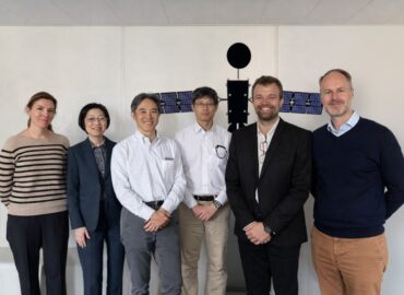 11118 Šveicarų Swissto12 Kurs Pirmą Komercinį Optinį Rėlinį Palydo