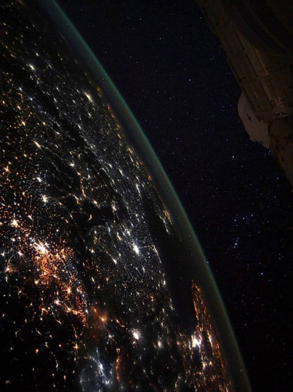 Astronautas užfiksavo įspūdingą naktinės Žemės vaizdą iš kosmoso 16166 Astronautas Užfiksavo įspūdingą Naktinės Žemės Vaizdą Iš Kos