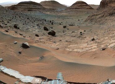 16256 Marsaeigis Curiosity Aptiko Druską Marso Geylo Kraterio Srit