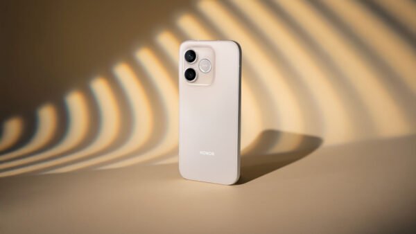 20428 Honor Pristato Naują Vidutinės Klasės Išmanųjį Telefoną Hono