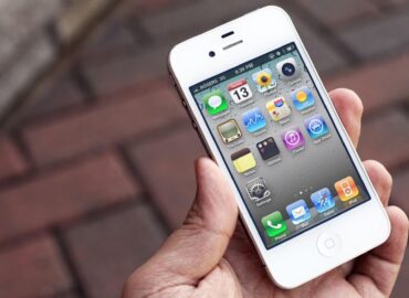 20525 Apple Oficialiai Pripažino Iphone 4 Ir Iphone 5 Pasenusiomis