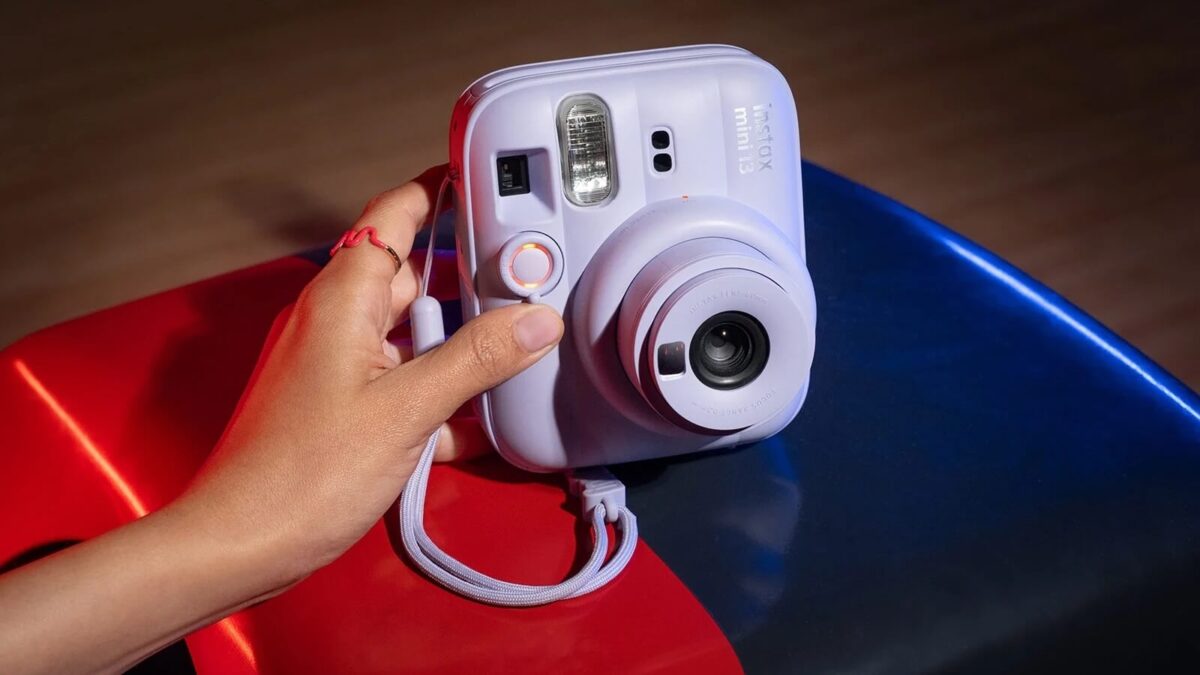 Fujifilm pristatė naująją momentinės spausdinimo kameros Instax Mini 13 versiją 20532 Fujifilm Pristatė Naująją Momentinės Spausdinimo Kameros Ins