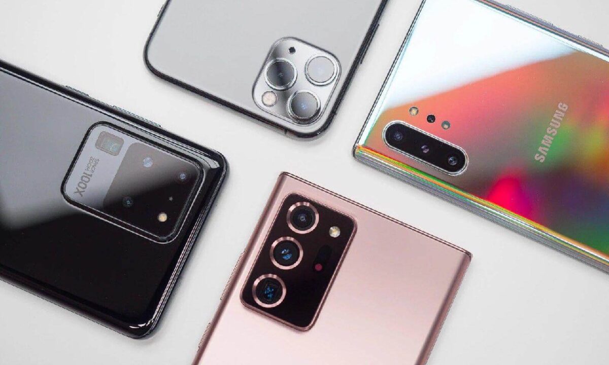 Atminties krizė verčia išmaniųjų telefonų gamintojus mažinti specifikacijas