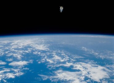 2344 Atsidūrimas Atvirame Kosmose Be Ryšio Su Kosminiu Laivu Ist