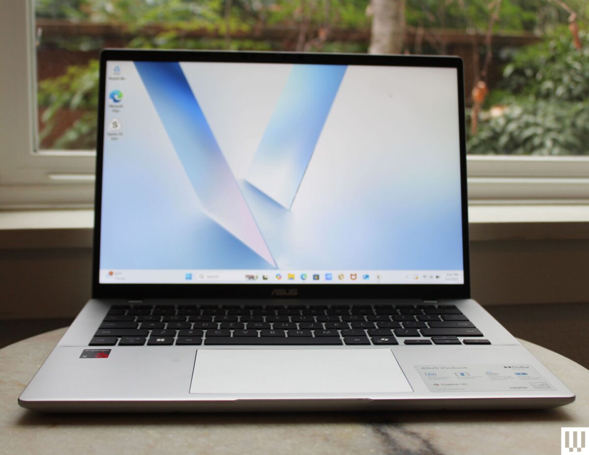 500 Doleri Kainuojantys Windows Neiojamieji Kompiuteriai Konkuruoja Su Macbook Neo