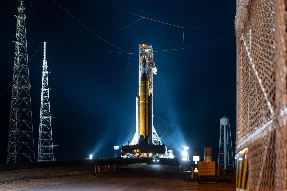 NASA atideda misiją į Mėnulį dėl saugumo rizikų