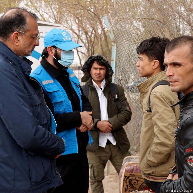Afganų pabėgėliai Irane susiduria su karo padariniais