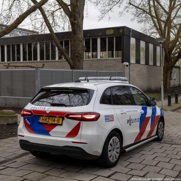 Amsterdamo Yd Mokykla Tapo Ipuolio Taikiniu
