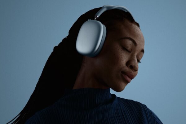 Apple Pristat Naujsias Airpods Max 2 Kas Pasikeit Po Penkeri Met