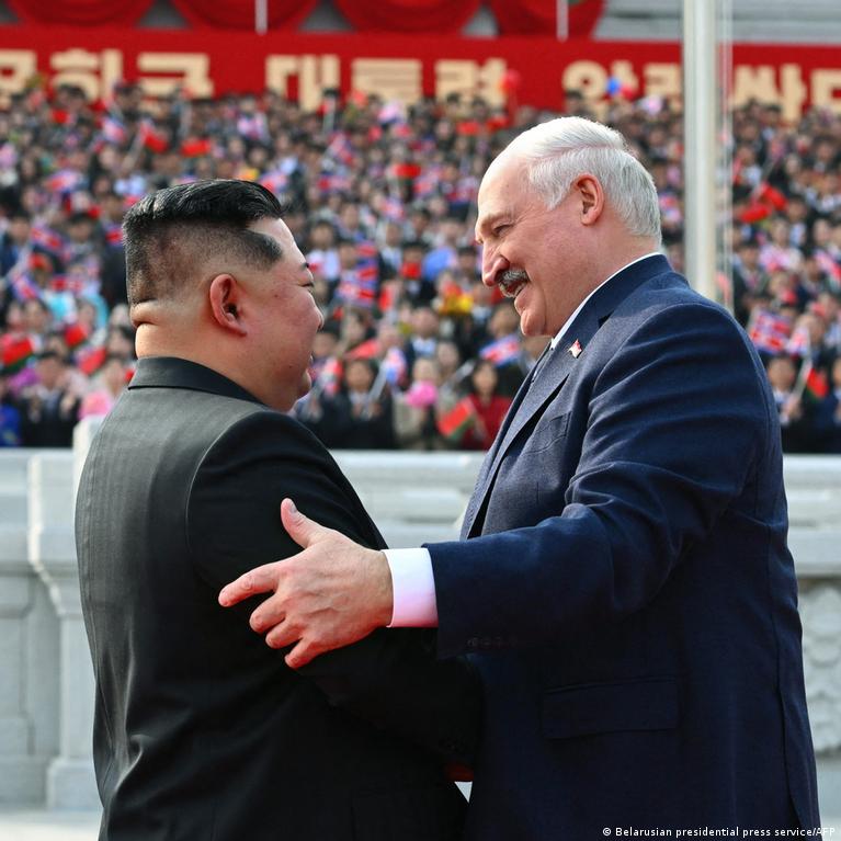 Baltarusijos Lyderio Vizitas Iaurs Korjoje Stiprina Ryius Su Rusija