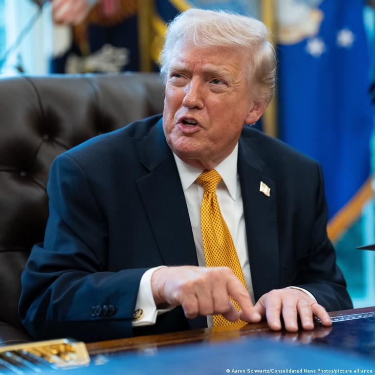 Donald Trump atideda vizitą į Kiniją dėl karo su Iranu