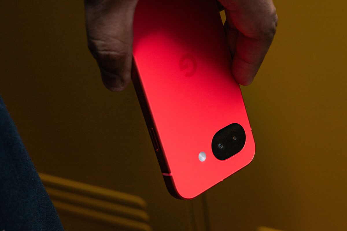 Google Pixel 10a – vienas geriausių išmaniųjų telefonų už mažiau nei 500 dolerių