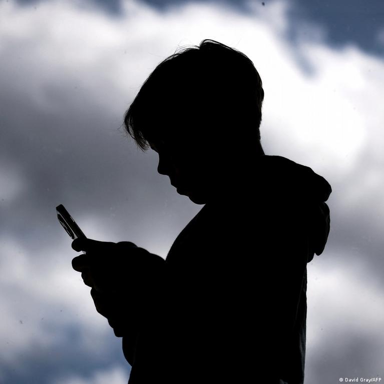 Indonezija uždraus socialinius tinklus vaikams iki 16 metų