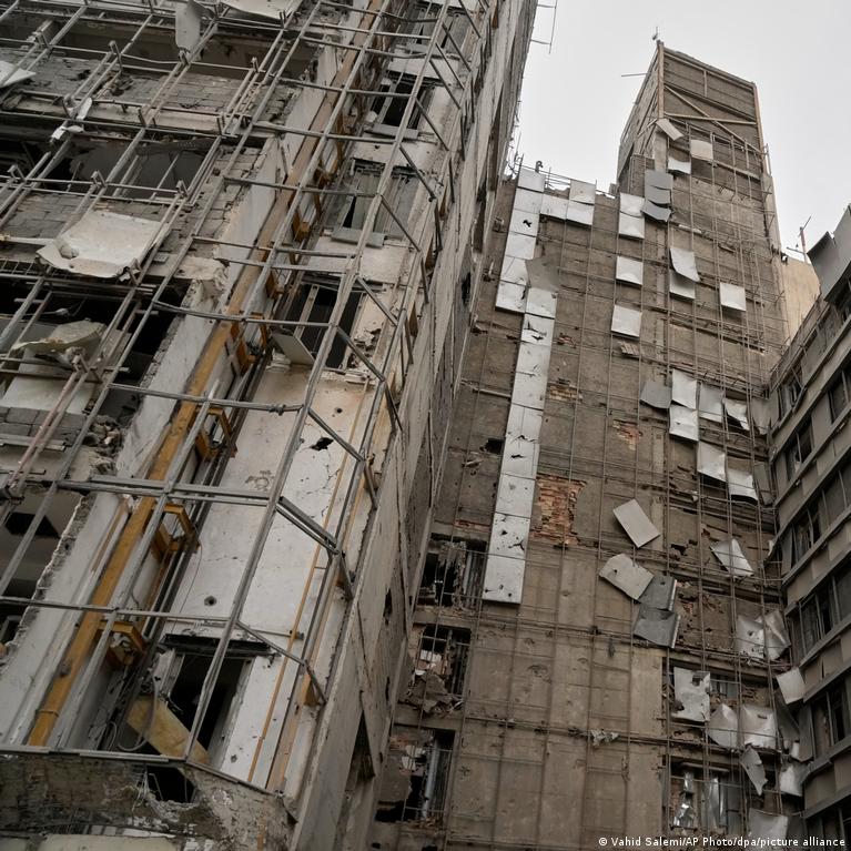 Iranas Susiduria Su Humanitarine Krize Dl Karo Milijonai Serganij Rizikuoja Prarasti Medicinin Pagalb