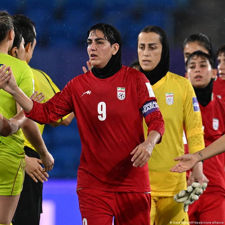 Irano moterų futbolo kapitonė atsisako prieglobsčio prašymo Australijoje