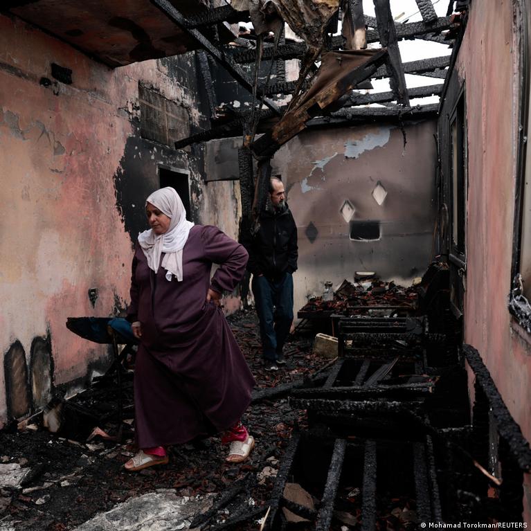 Izraelio Gyventojai Vakar Krante Padeg Namus Ir Upuol Palestinieius