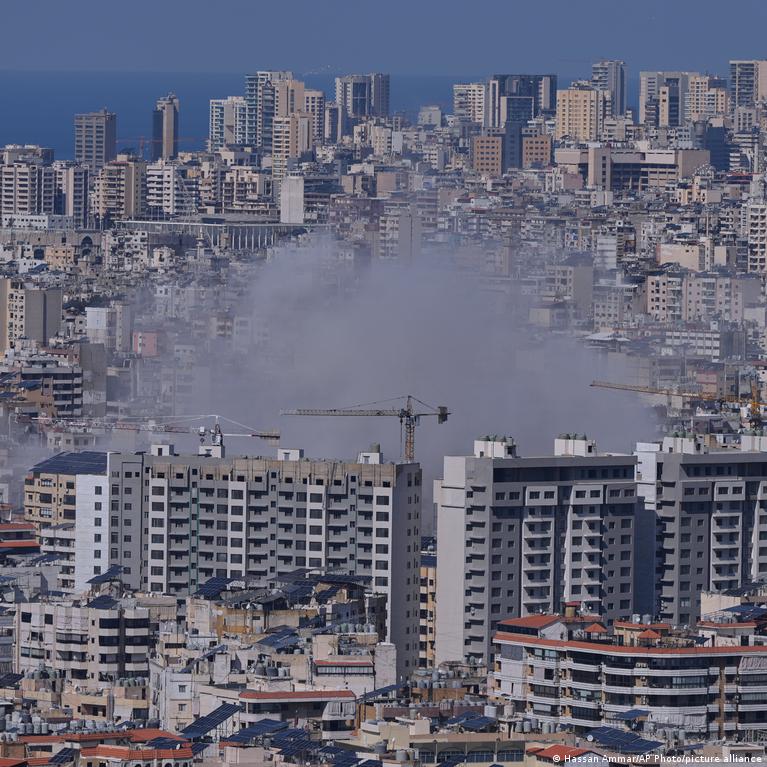 Izraelis Ir Hezbollah Apsikeit Ugnimi Libane Po Ali Khamenei Mirties