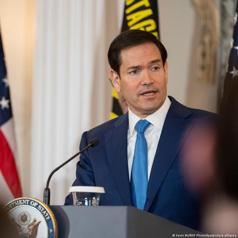 JAV apkaltino Talibaną „įkaitų diplomatija“, ragina peržiūrėti JT pagalbą Afganistanui